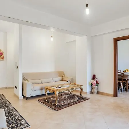 2 Bedrooms At Bovalino 300 M Away From The Beach With Shared Pool Furnished Balcony And Wifi *