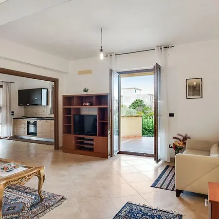 2 Bedrooms At Bovalino 300 M Away From The Beach With Shared Pool Furnished Balcony And Wifi דירה