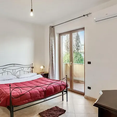 2 Bedrooms At Bovalino 300 M Away From The Beach With Shared Pool Furnished Balcony And Wifi *