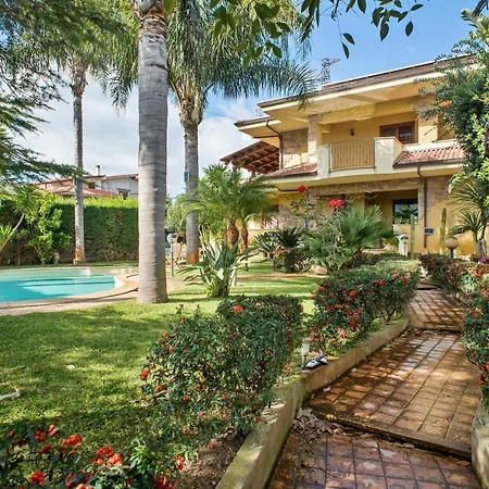 2 Bedrooms At Bovalino 300 M Away From The Beach With Shared Pool Furnished Balcony And Wifi