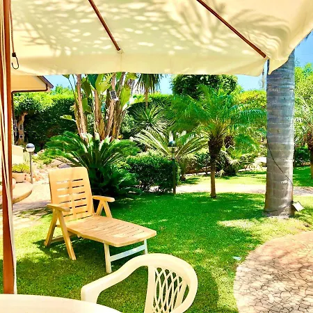 2 Bedrooms At Bovalino 300 M Away From The Beach With Shared Pool Furnished Balcony And Wifi דירה בובאלינו מרינה